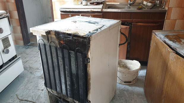 Ватра букти из чиста мира!  Очајни житељи Пријепоља траже да се открије зашто им куће горе